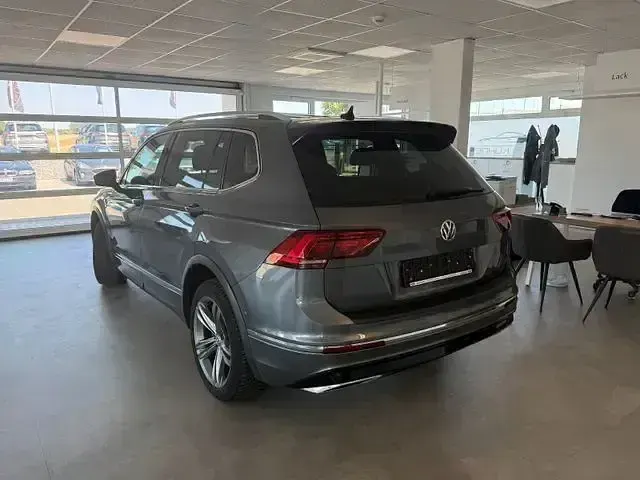 Gebraucht VW Tiguan Allspace Highline 239 PS (175 kW) 2020 Grau SUV