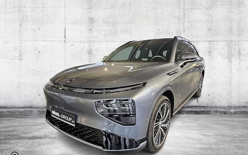 Grau Gebraucht 2025 XPENG G9 AWD Performance SUV | 71.440 € (Fairer Preis) - Bild 1/4