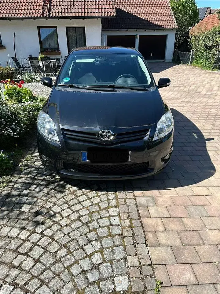 Gebraucht Toyota Auris 99 PS (72 kW) 2010 Schwarz Kleinwagen