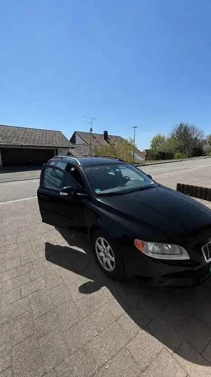 Gebraucht Volvo V70 Kinetic 136 PS (100 kW) 2009 Schwarz Kombi
