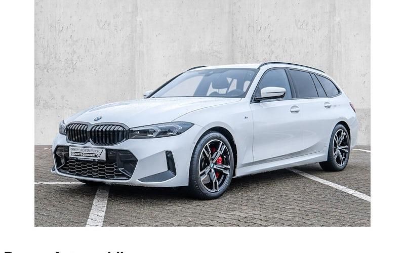 Weiß Gebraucht 2024 BMW 318 Comfort Edition Kombi | 36.400 € (Fairer Preis) - Bild 1/4