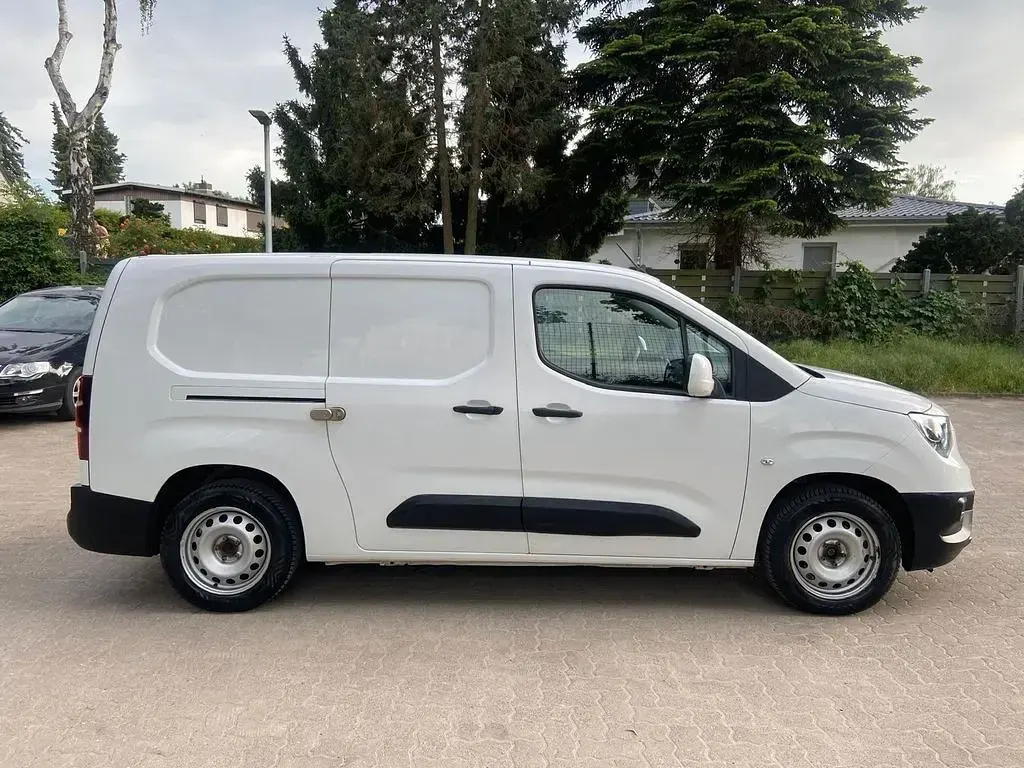 Gebraucht Opel Combo 102 PS (75 kW) 2019 Weiß Van / Kleinbus