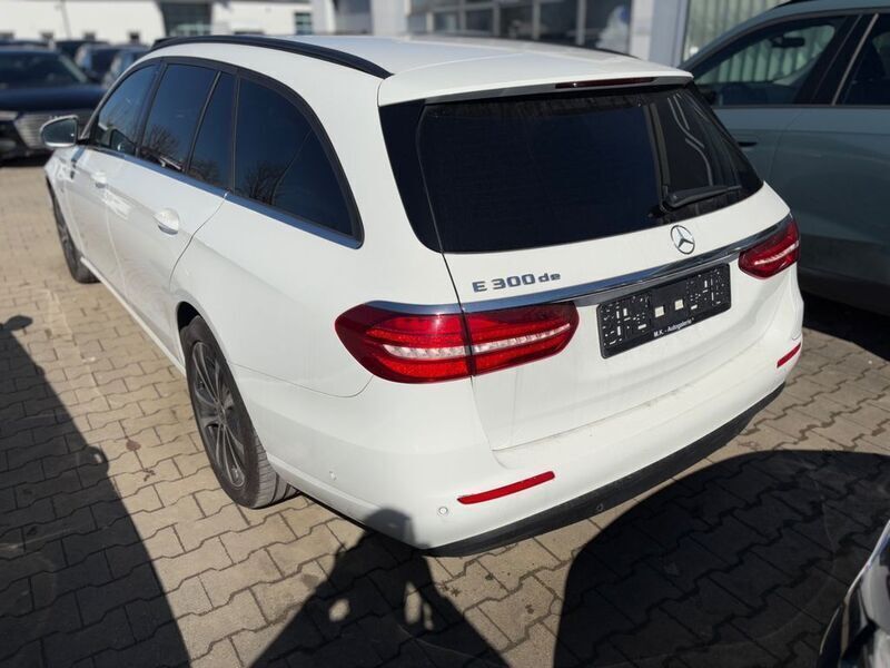 Gebraucht Mercedes E300 306 PS (225 kW) 2020 Weiß Limousine