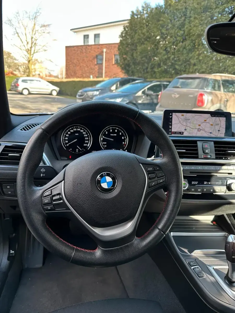 Gebraucht BMW 118 Advantage 136 PS (100 kW) 2018 Blau Kleinwagen