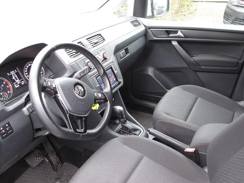 Second-hand VW Caddy 110 CP (80 kW) 2018 Alb Monovolum