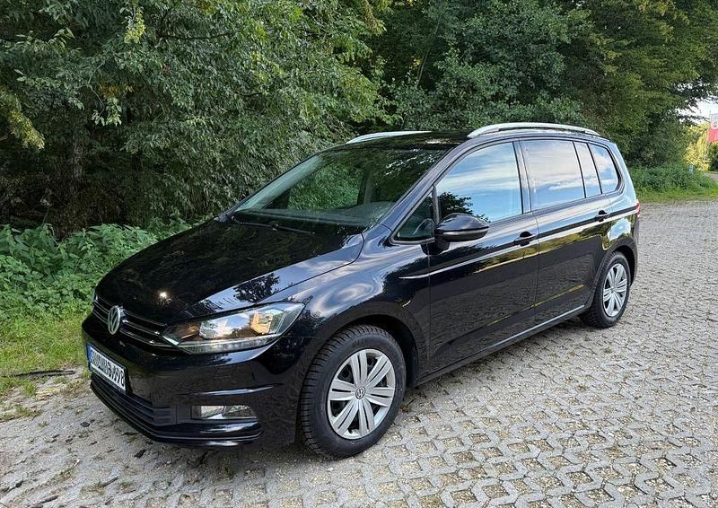 Schwarz Gebraucht 2016 VW Touran Comfortline Van / Kleinbus | 19.599 € (Fairer Preis) - Bild 1/4