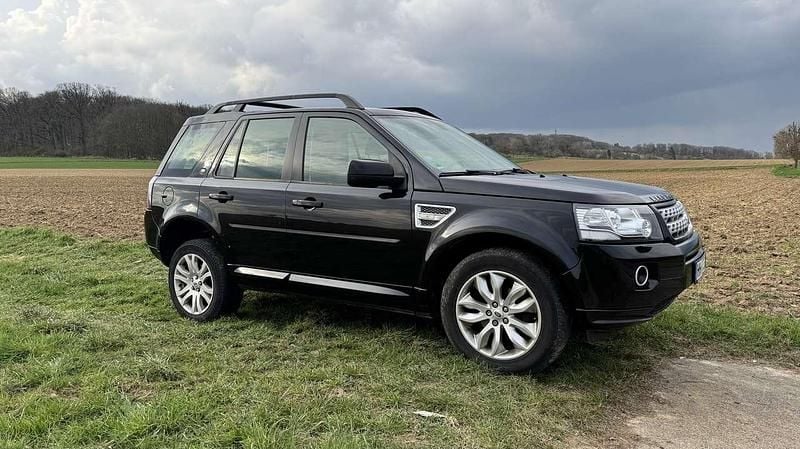 Schwarz Gebraucht 2014 Land Rover Freelander 2 HSE SUV | 8.000 € (Fairer Preis) - Bild 1/4