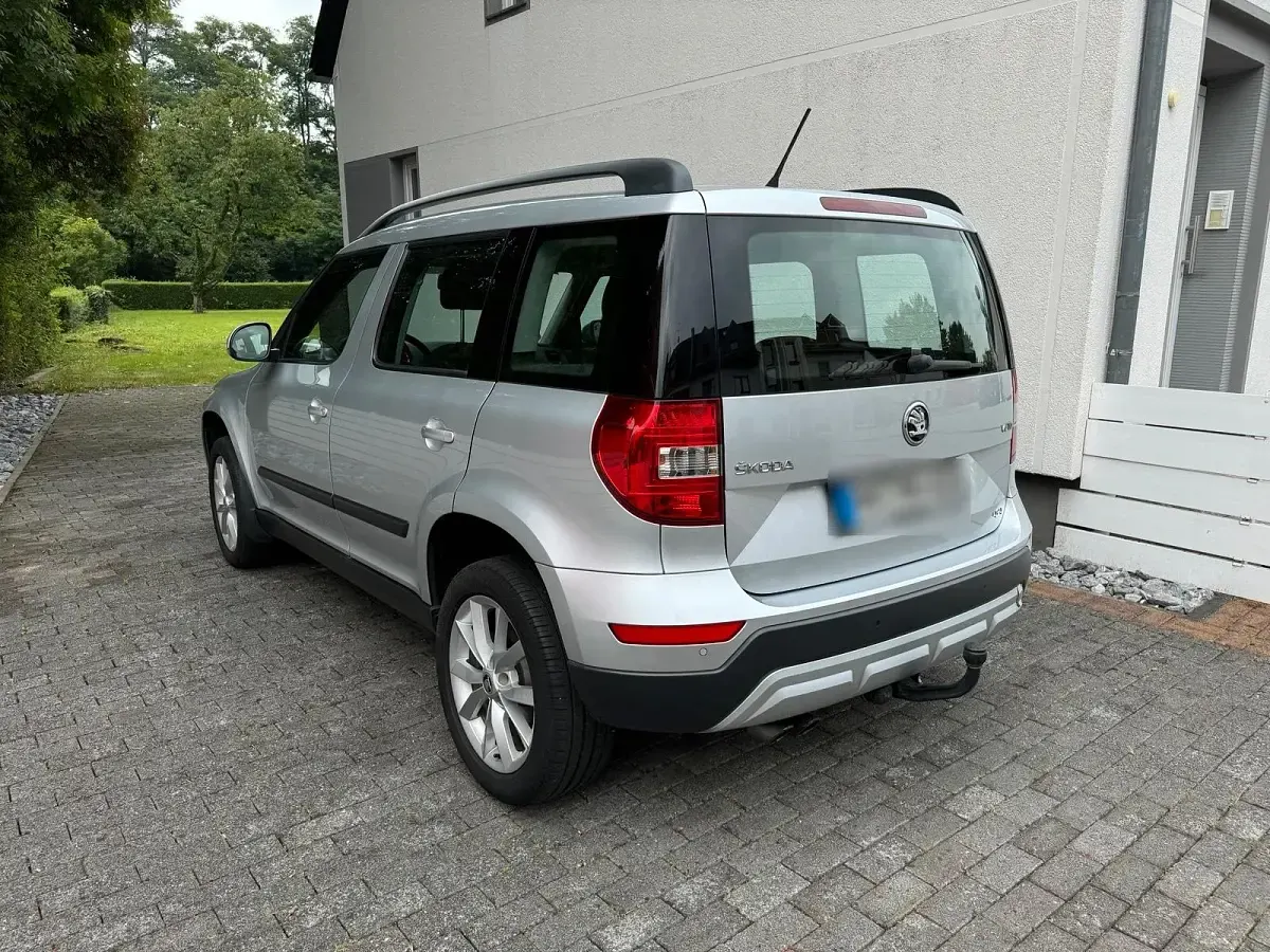 Gebraucht Skoda Yeti 150 PS (110 kW) 2015 Silber SUV