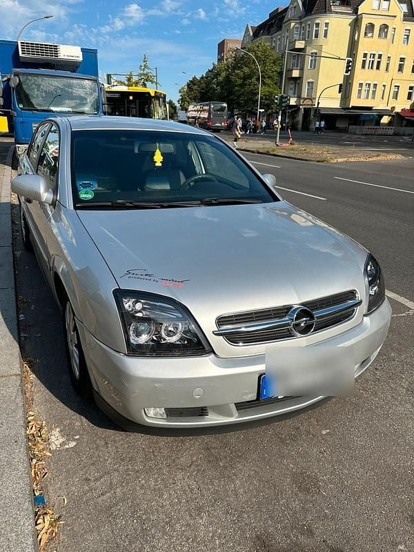 Grau Gebraucht 2002 Opel Vectra Limousine | 2.000 € (Fairer Preis) - Bild 1/4
