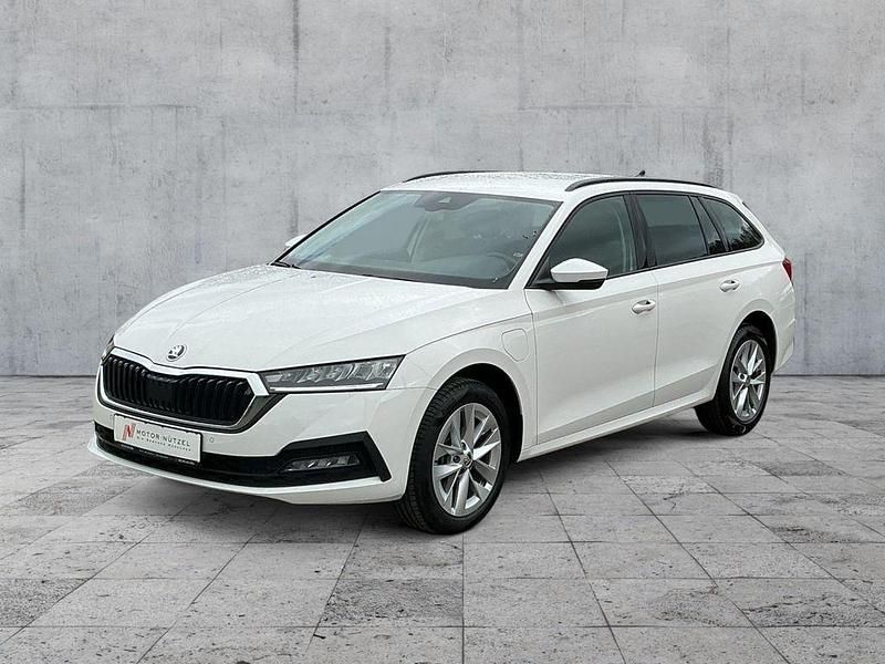 Gebraucht Skoda Octavia Ambition 204 PS (150 kW) 2022 Weiß Kombi