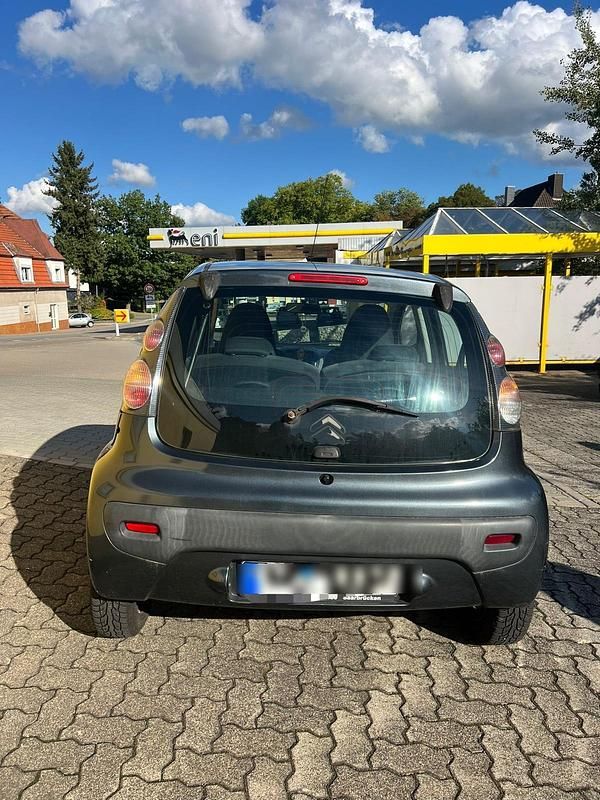 Grau Gebraucht 2008 Citroën C1 Kleinwagen | 2.200 € (Fairer Preis) - Bild 1/4
