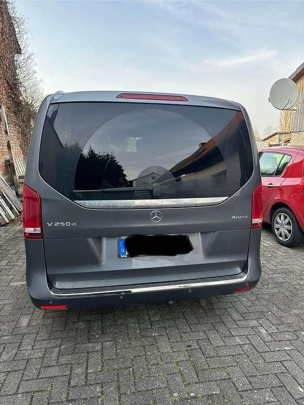 Gebraucht Mercedes V250 Edition 190 PS (139 kW) 2015 Grau Van / Kleinbus