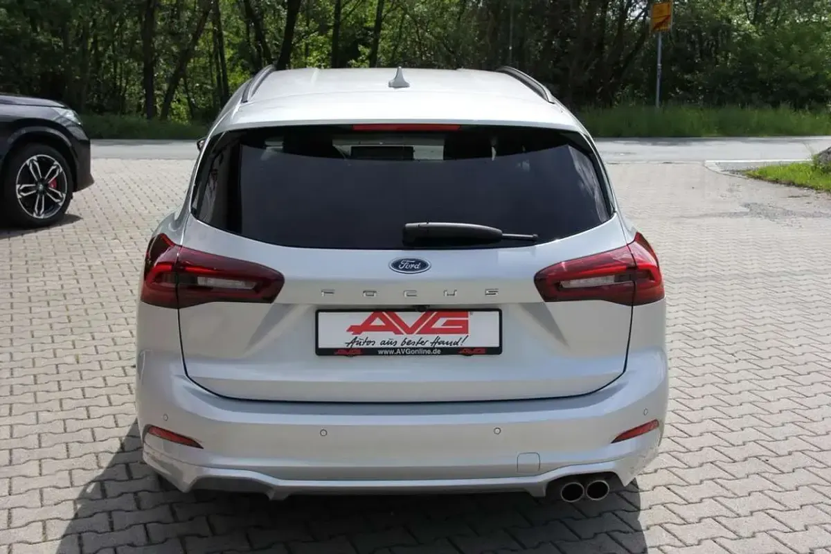 Gebraucht Ford Focus ST-Line 155 PS (114 kW) 2025 Polarsilber Kombi