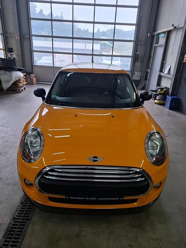 Orange Gebraucht 2016 Mini ONE Kleinwagen | 6.490 € - Bild 1/4