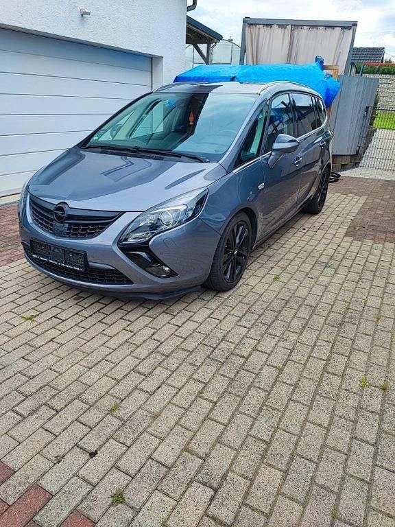 Gebraucht 2016 Opel Zafira Tourer Van / Kleinbus | 6.999 € (Guter Preis) - Bild 1/4