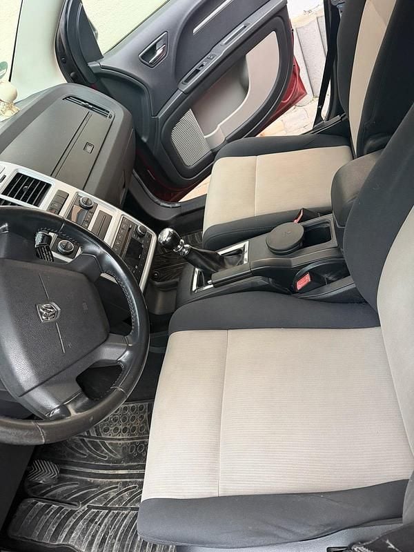 Gebraucht Dodge Journey 140 PS (102 kW) 2009 Rot SUV