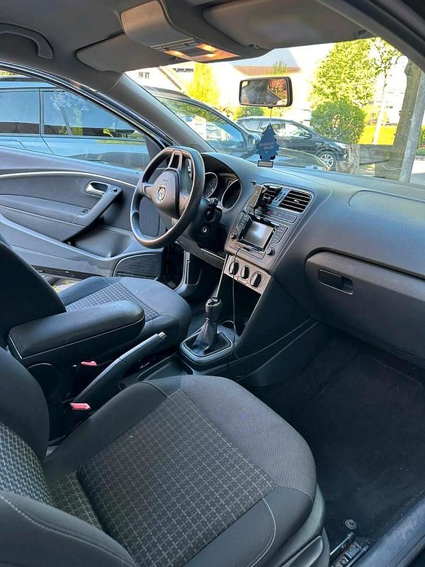 Gebraucht VW Polo 60 PS (44 kW) 2017 Schwarz Kleinwagen