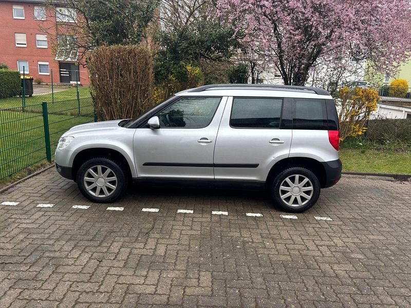 Gebraucht Skoda Yeti Plus Edition 110 PS (80 kW) 2013 Silber SUV