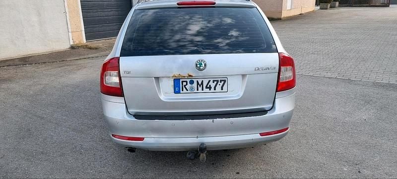 Gebraucht Skoda Octavia 105 PS (77 kW) 2011 Silber Kombi