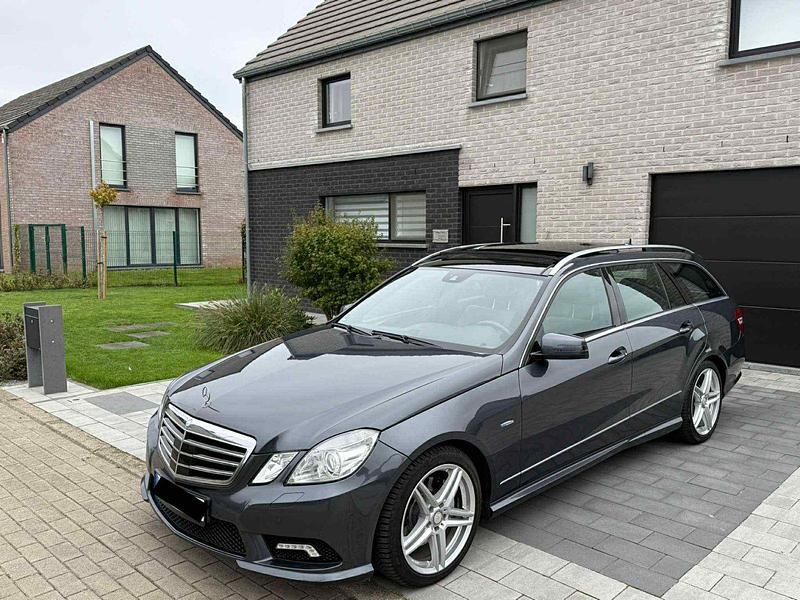 Grau Gebraucht 2011 Mercedes E250 Avantgarde Kombi | 10.900 € (Guter Preis) - Bild 1/4