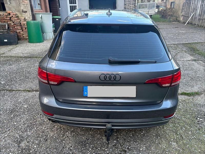 Gebraucht Audi A4 Ambiente 150 PS (110 kW) 2018 Grau Kombi