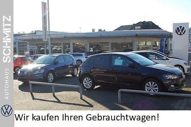 Silber Gebraucht 2020 VW Golf VIII Life Limousine | 18.444 € (Fairer Preis) - Bild 1/4