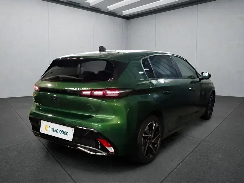 Gebraucht Peugeot 308 Allure 131 PS (96 kW) 2023 Grün Kleinwagen