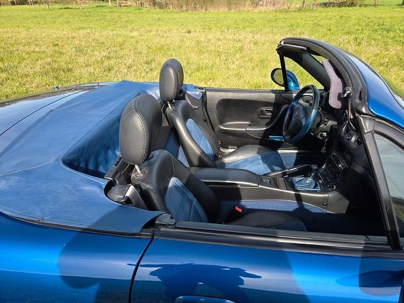 Gebraucht Mazda MX5 141 PS (103 kW) 2000 Blau Cabrio