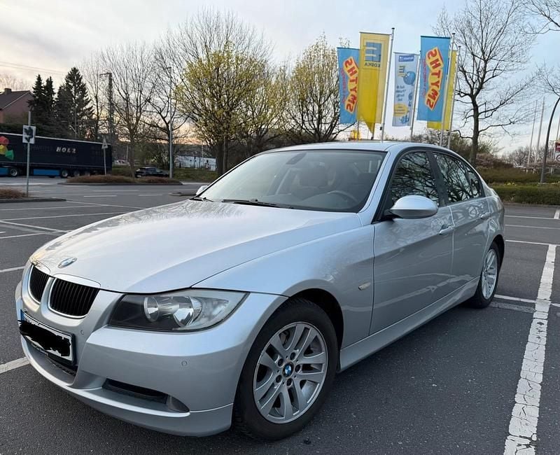 Second-hand BMW 318 143 CP (105 kW) 2008 Argintiu Berlinǎ