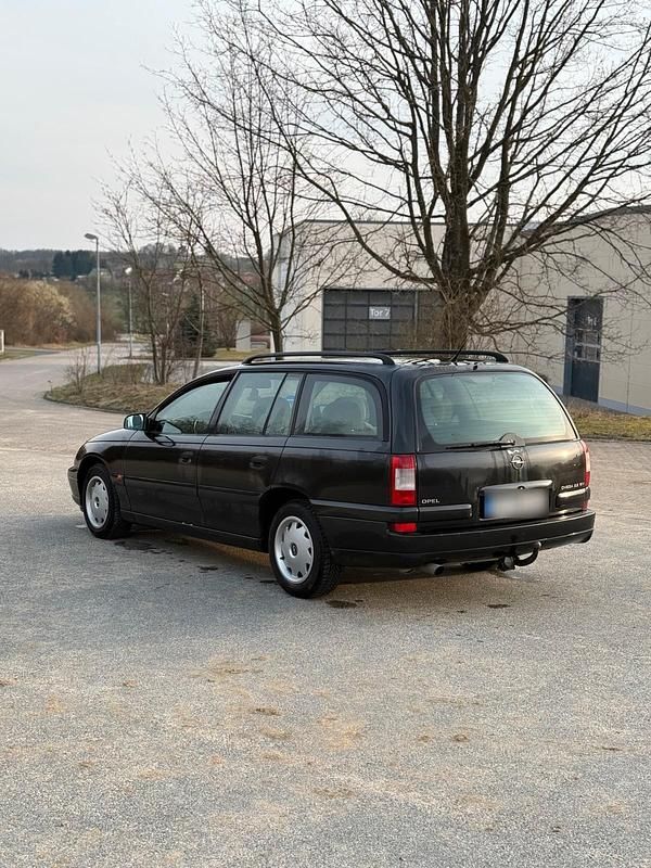 Gebraucht Opel Omega 140 PS (102 kW) 2001 Schwarz Kombi