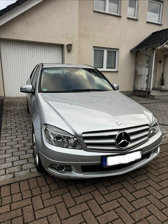 Silber Gebraucht 2010 Mercedes C200 Limousine | 12.600 € (Teuer) - Bild 1/4