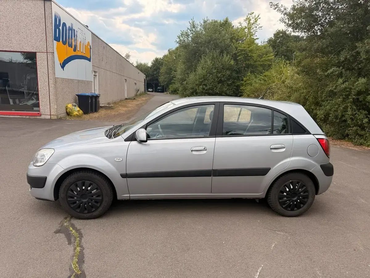 Gebraucht Kia Rio 97 PS (71 kW) 2008 Silber Kombi