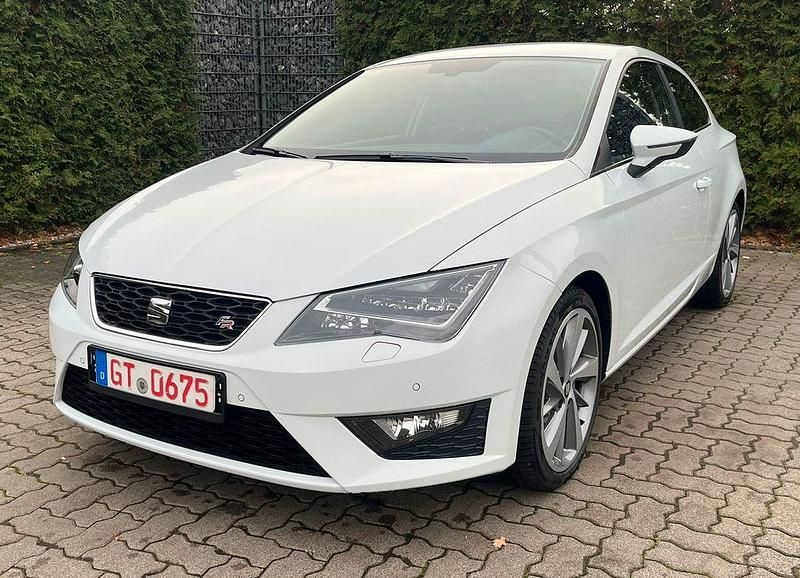 Weiß Gebraucht 2013 Seat Leon SC FR Kleinwagen | 9.300 € (Fairer Preis) - Bild 1/4