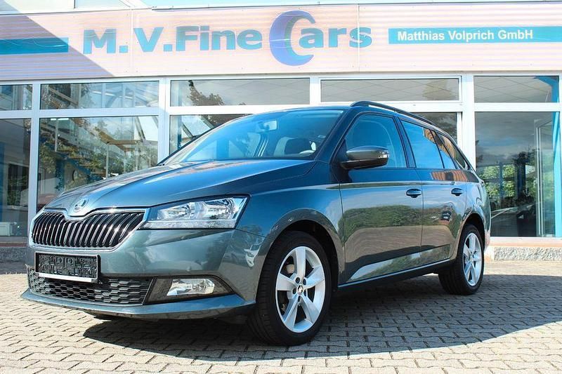 Grau Gebraucht 2019 Skoda Fabia Cool Plus Kombi | 10.800 € (Fairer Preis) - Bild 1/4