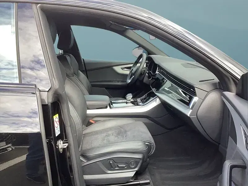 Gebraucht Audi Q8 286 PS (210 kW) 2023 Schwarz SUV
