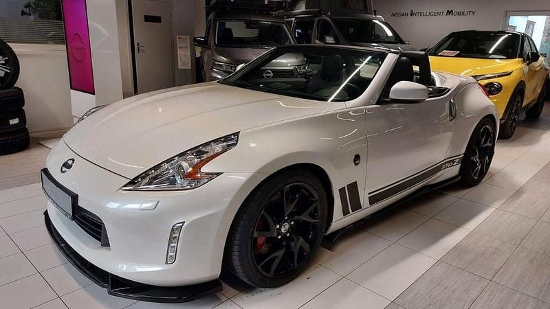 Weiß Gebraucht 2017 Nissan 370Z Pack Cabrio | 29.800 € (Guter Preis) - Bild 1/4