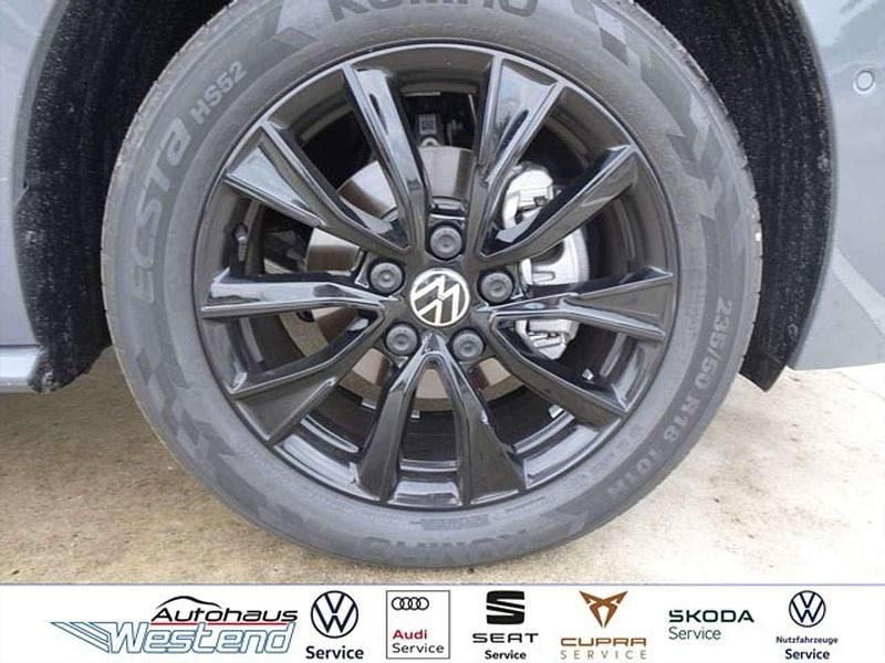 Gebraucht VW Multivan Life 150 PS (110 kW) 2025 Pure grey (grau) Van