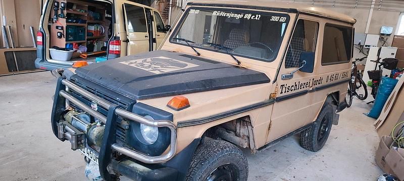 Gebraucht Mercedes G300 88 PS (64 kW) 1981 Beige SUV