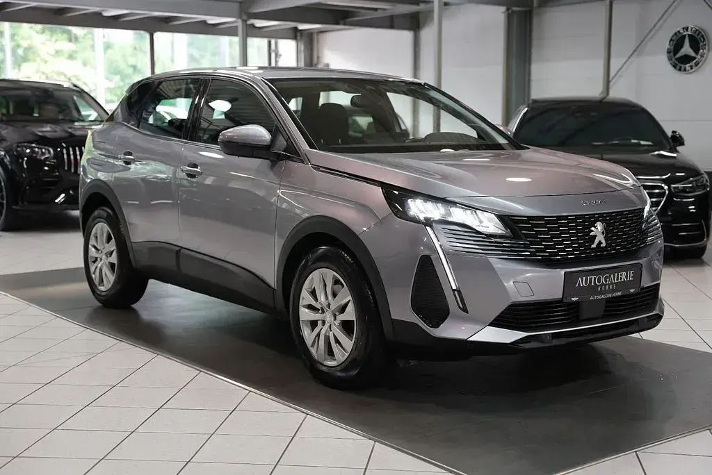 Gebraucht Peugeot 3008 Active 131 PS (96 kW) 2021 Grau SUV