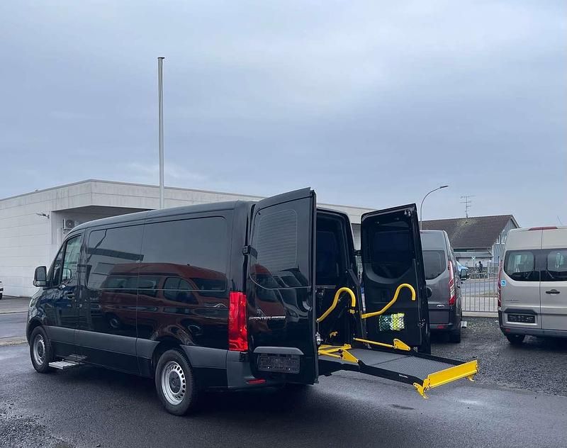 Schwarz Gebraucht 2023 Mercedes Sprinter Van | 69.900 € - Bild 1/4