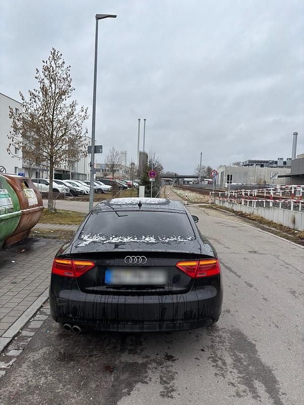 Gebraucht Audi A5 Premium 190 PS (139 kW) 2016 Schwarz Coupé