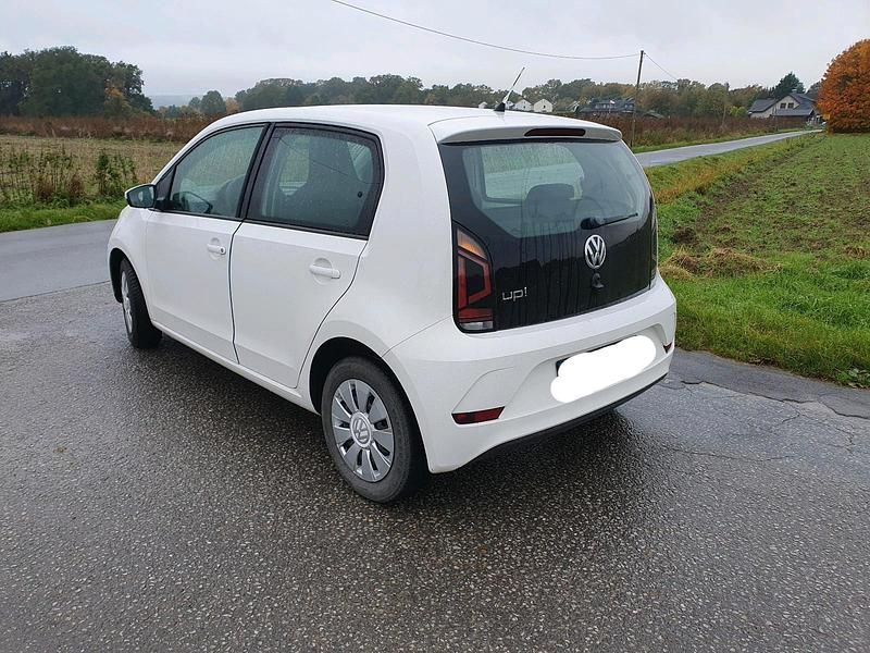 Second-hand VW up! 60 CP (44 kW) 2019 Alb Hatchback