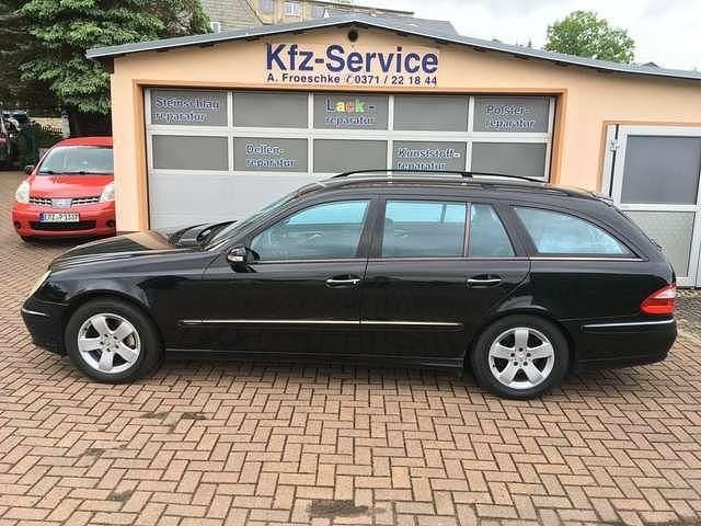 Obsidianschwarz metalliclack Gebraucht 2005 Mercedes E200 Sport Kombi | 5.990 € (Fairer Preis) - Bild 1/4