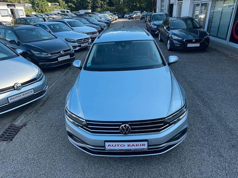 Gebraucht VW Passat Business 150 PS (110 kW) 2022 Silber Kombi