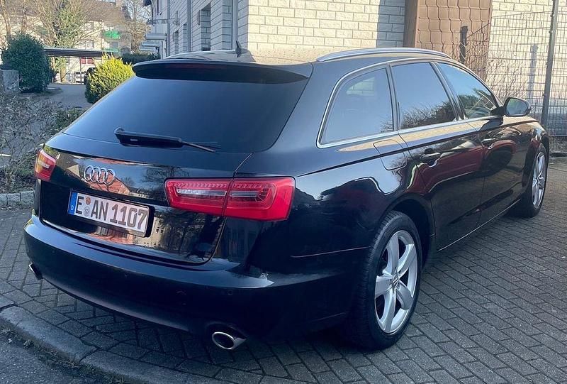 Gebraucht Audi A6 Ambiente 190 PS (139 kW) 2014 Schwarz Kombi