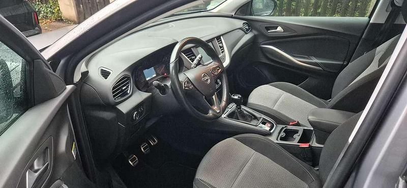 Gebraucht Opel Grandland X Business Edition 131 PS (96 kW) 2017 Silber SUV