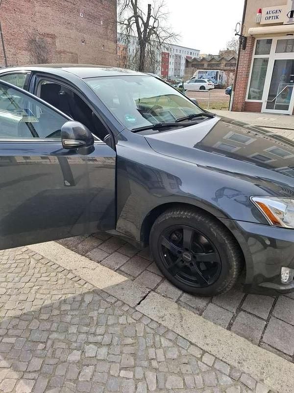 Gebraucht Lexus IS220d 177 PS (130 kW) 2010 Grau Limousine