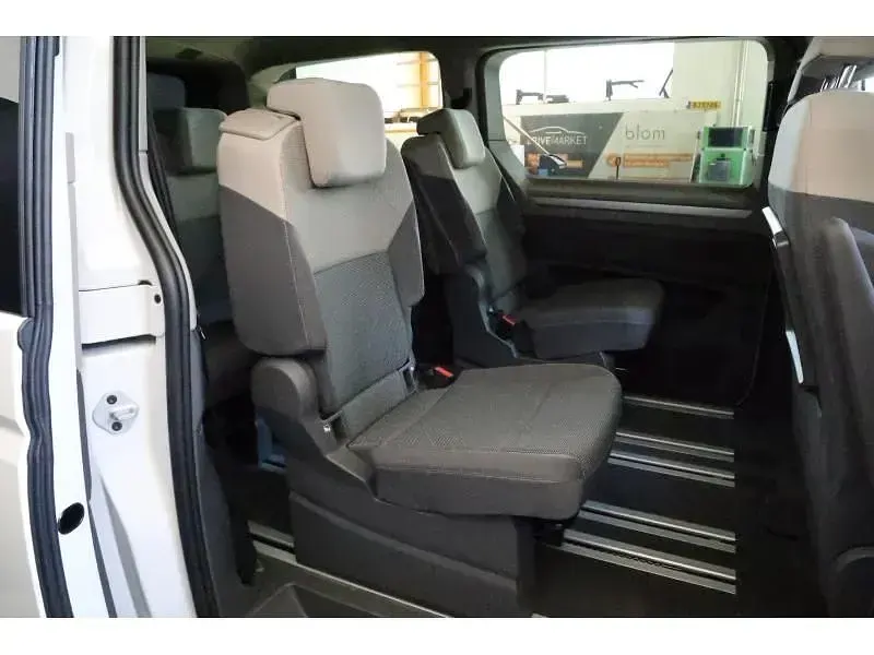 Gebraucht VW Multivan Life 150 PS (110 kW) 2025 Weiß Van / Kleinbus