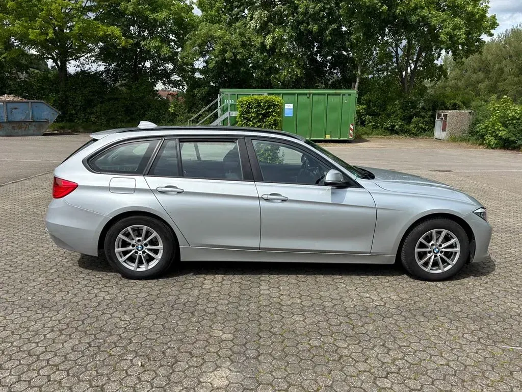 Gebraucht BMW 318 Basis 143 PS (105 kW) 2014 Silber Kombi