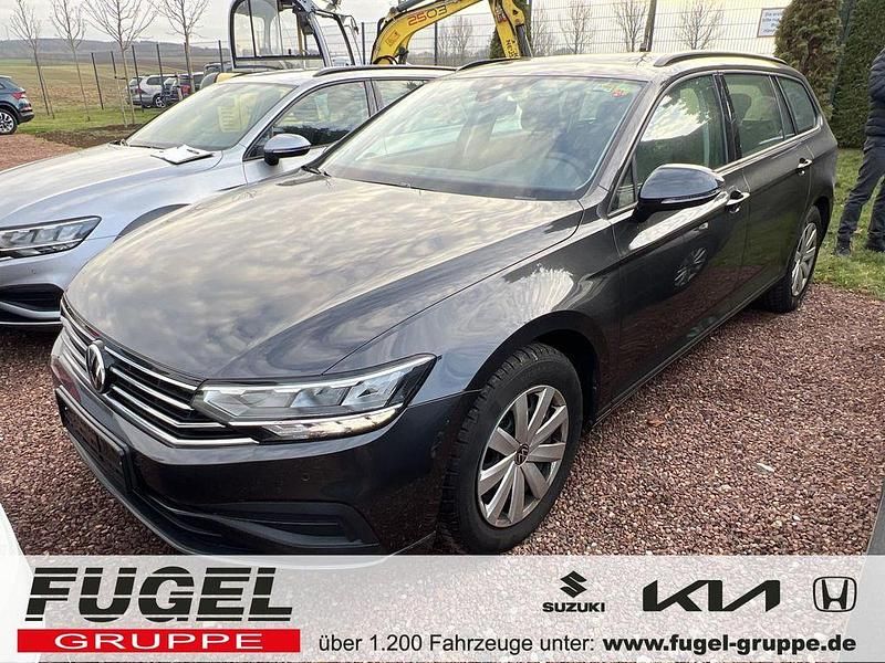 Mangangrau metallic Gebraucht 2022 VW Passat Conceptline Kombi | 20.898 € (Superpreis) - Bild 1/4
